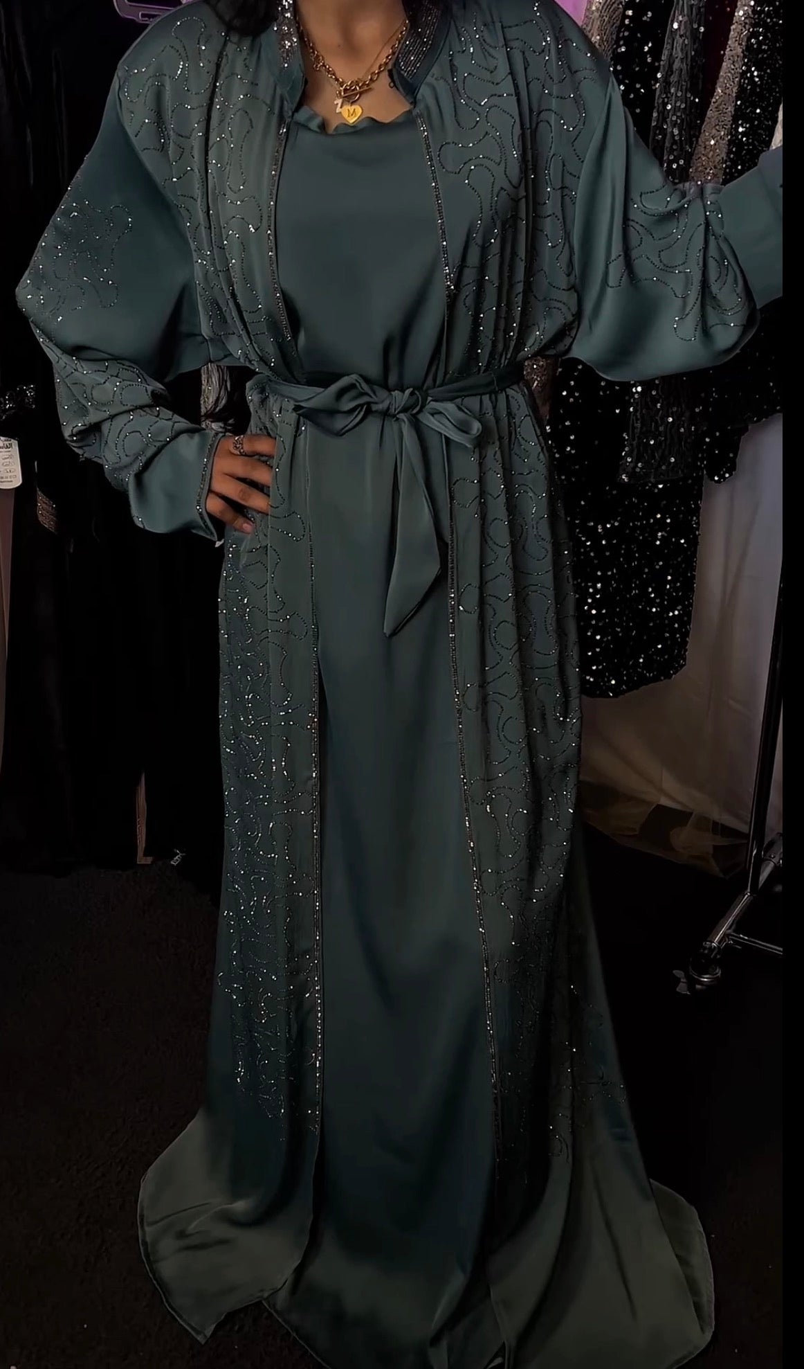 Elegante Abaya mit Strass-Verzierungen & passendem Unterkleid – Petrolgrün