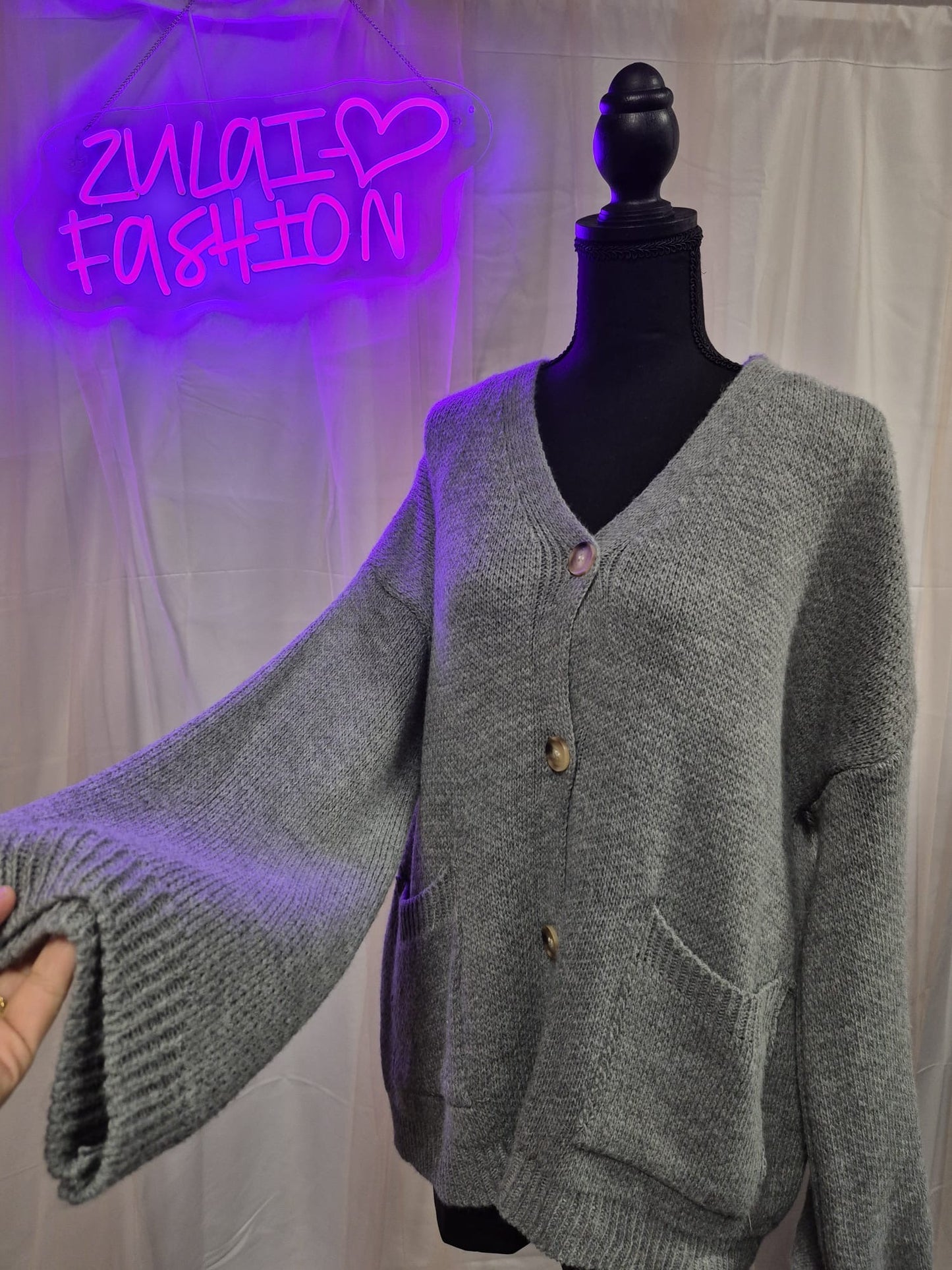 Strickjacke V-Ausschnitt