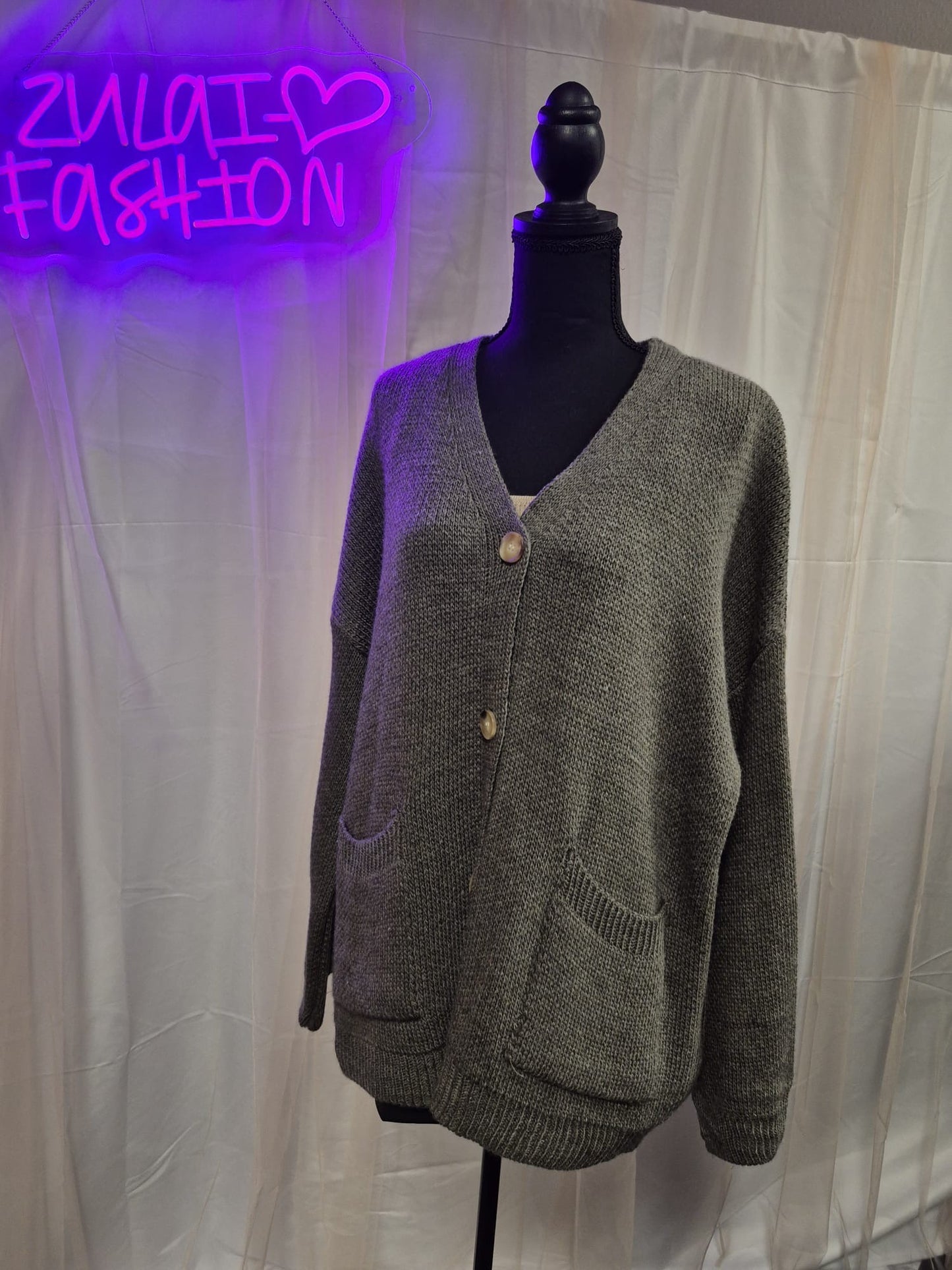 Strickjacke V-Ausschnitt
